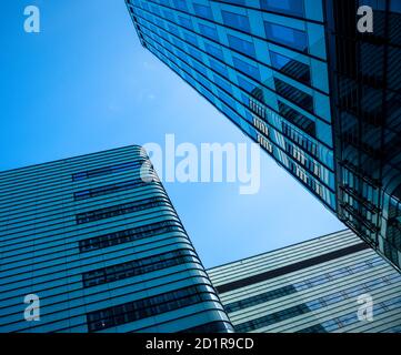 GDYNIA, WOIWODSCHAFT POMMERN / POLEN - 27. JULI 2018: Hohes und modernes Wohngebäude `SEA Tower` Stockfoto